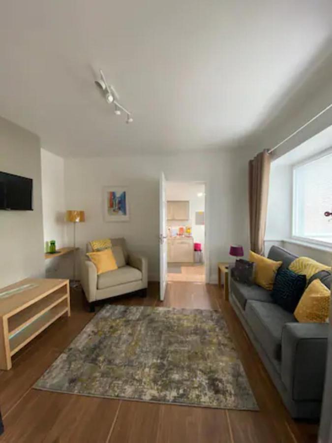 Location, Location! Gorgeous 1 Bed Apt- Киларни Екстериор снимка